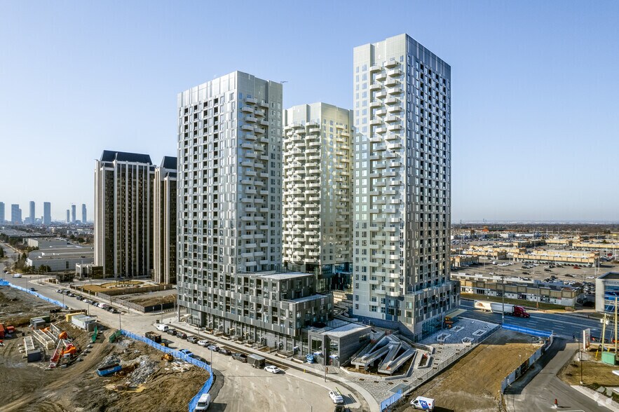 More Photos Of 9097 Jane St, Vaughan Apartments For Lease