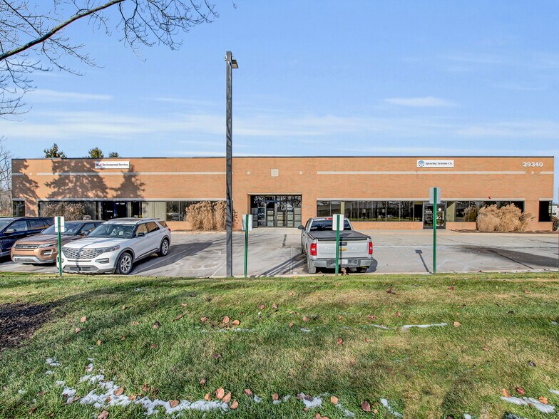 More Photos Of 39340 Country Club Dr, Farmington Hills Light Manufacturing For Lease