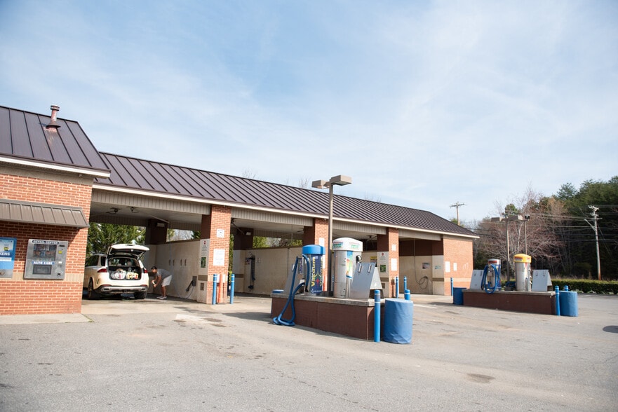 More Photos Of 3425 N Main St, High Point Carwash For Sale