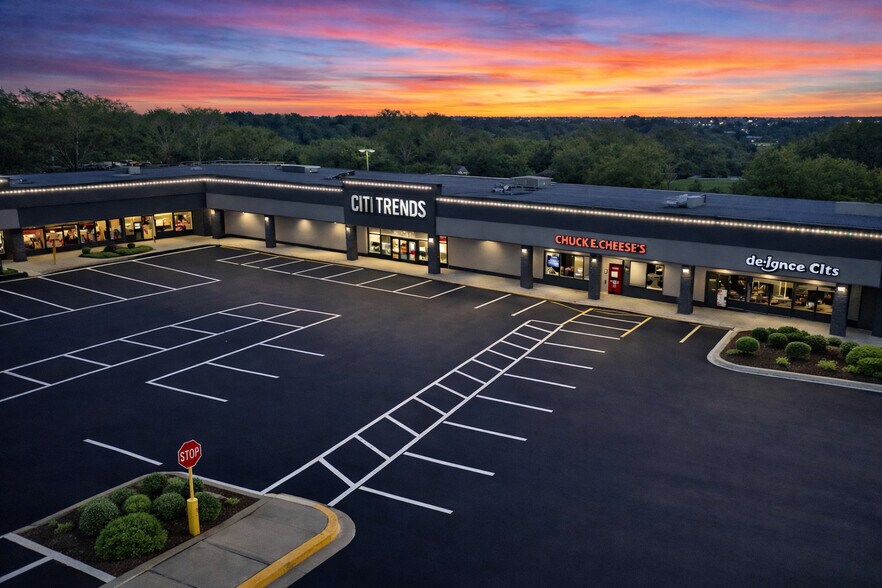 More Photos Of 2301-2401 S MacArthur Blvd, Springfield Unknown For Lease