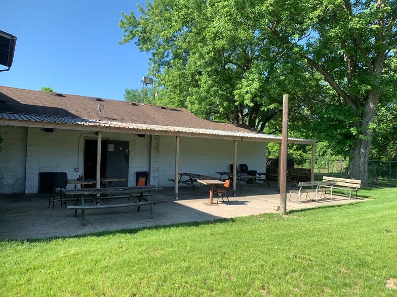More Photos Of 4949 N Union Rd, Dayton Bar For Sale