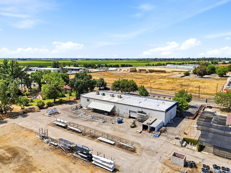 More Photos Of 1260 Buttonwillow Ave, Reedley Warehouse For Sale