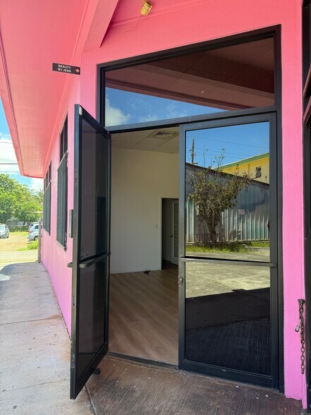 More Photos Of 71-75 S Kamehameha Hwy, Wahiawa Restaurant For Lease