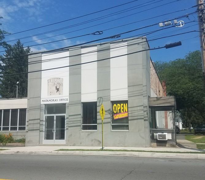 Primary Photo Of 7 Pennsylvania Ave, Matamoras Bank For Lease