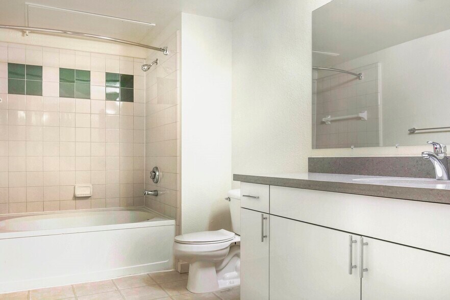 More Photos Of 1950 N Pennsylvania St, Denver Apartments For Lease