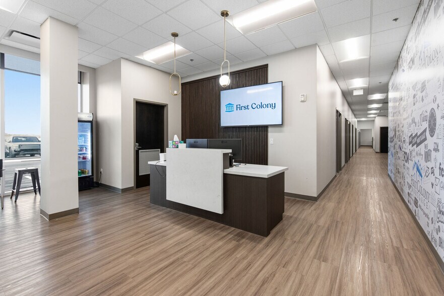 More Photos Of 2100 W Pleasant Grove Blvd, Pleasant Grove Office For Lease