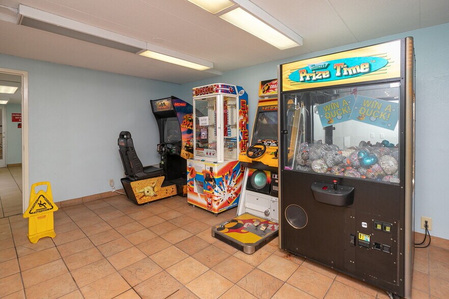 More Photos Of 435 16th Ave NW, Rochester Hotel For Sale