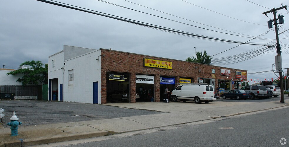 More Photos Of 414-420 Hillside Ave, New Hyde Park Freestanding For Lease