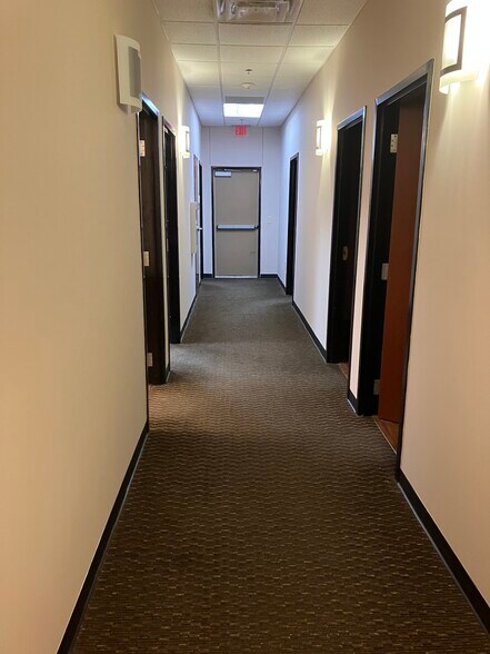 More Photos Of 8115 Isabella Ln, Brentwood Loft Creative Space For Lease