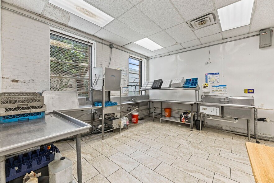 More Photos Of 415 W Madison Ave, Iola Restaurant For Sale