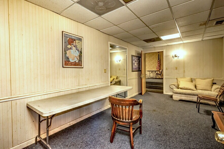 More Photos Of 560 Woodward Ave, New Haven Flex For Sale