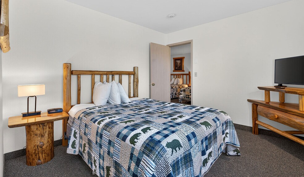 More Photos Of 102 E Greenwood St, Enterprise Hotel For Sale