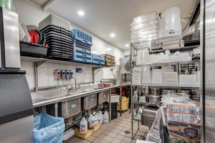 More Photos Of 626 Vanderbilt Ave, Brooklyn Apartments For Sale