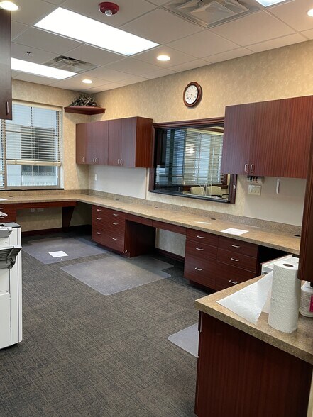 More Photos Of 1170-1254 Walton Blvd, Rochester Hills General Retail For Lease