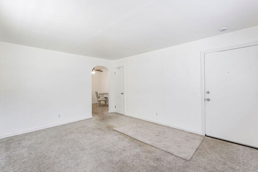 More Photos Of 7119 Eastlawn Dr, Cincinnati Apartments For Sale