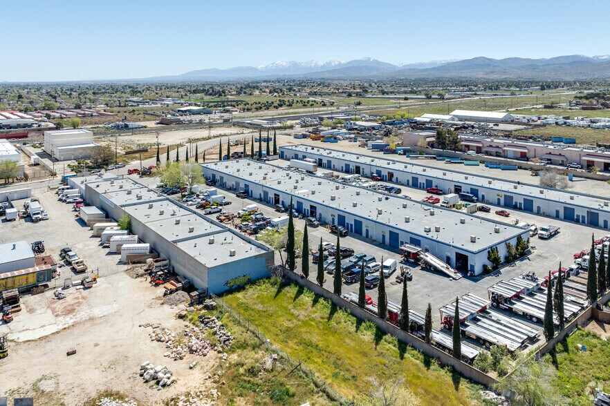More Photos Of 37925 6th St E, Palmdale Warehouse For Lease