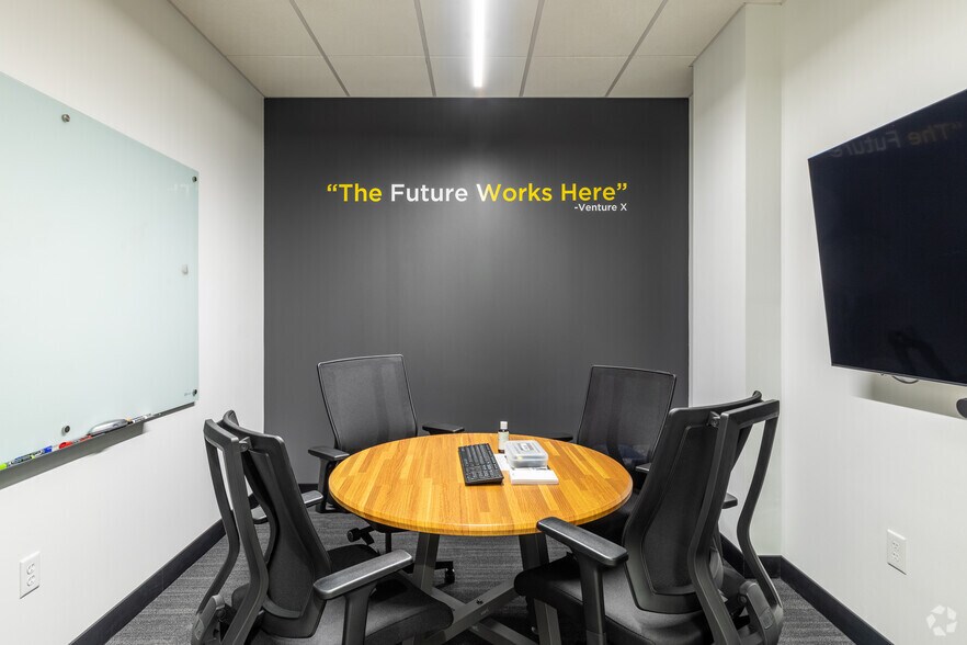 More Photos Of 2300 Wilson Blvd, Arlington Coworking Space