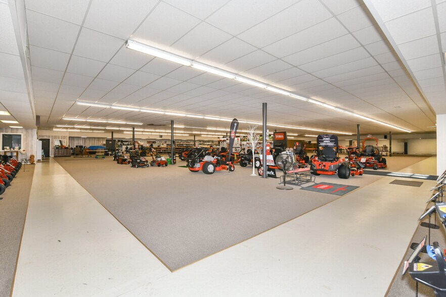 More Photos Of 29131 Evergreen Dr, Waterford Freestanding For Sale