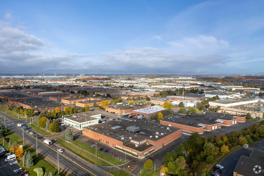More Photos Of 21 Staffern Dr, Vaughan Warehouse For Lease