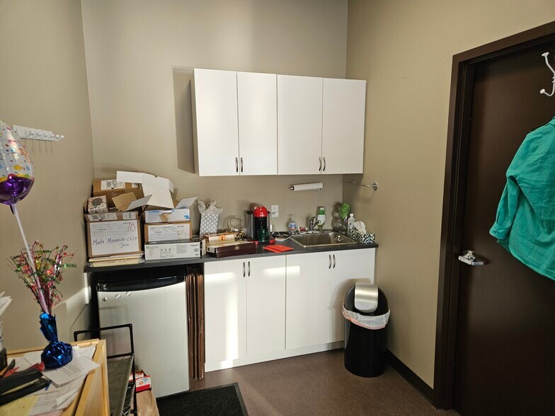 More Photos Of 849 Premier Way, Sherwood Park Office For Lease