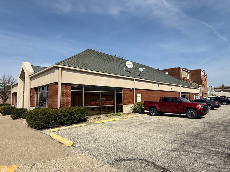 More Photos Of 401 Wabash Ave, Terre Haute Office For Sale