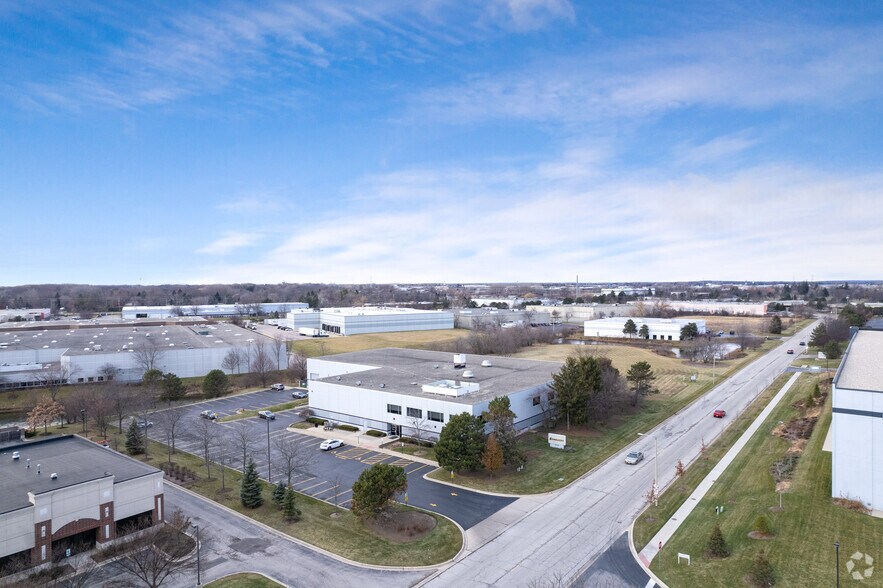 More Photos Of 1018 Tri-State Pky, Gurnee Warehouse For Lease