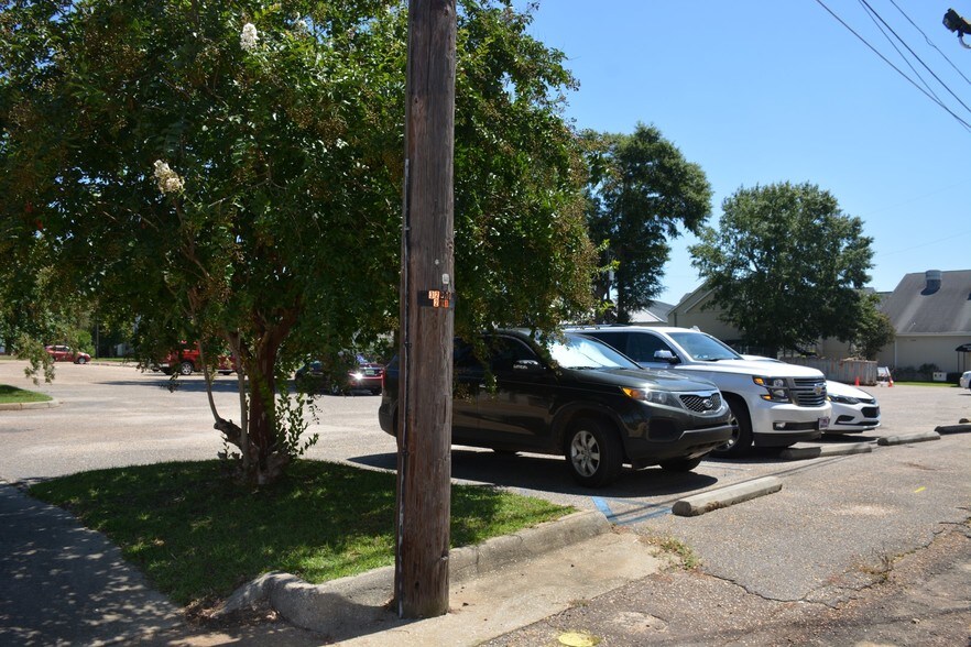 More Photos Of 201 S Main St, Enterprise Department Store For Sale