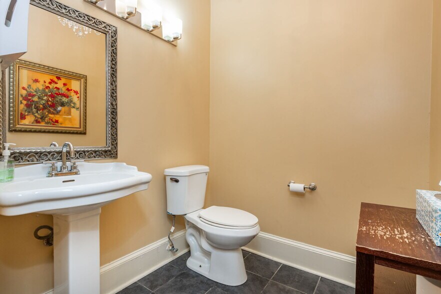 More Photos Of 1624 NE Piedmont Ave, Atlanta Medical For Sale