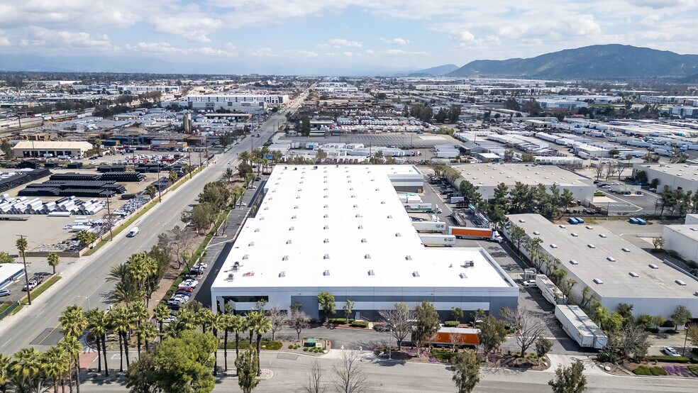 More Photos Of 10509 Business Dr, Fontana Warehouse For Lease
