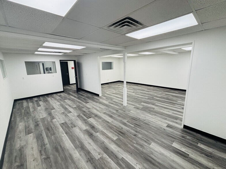 More Photos Of 38353 Abruzzi Dr, Westland Warehouse For Lease