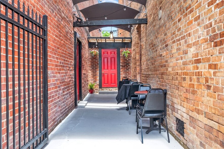 More Photos Of 101 E Virginia Ave, Bessemer City Storefront Retail Residential For Lease