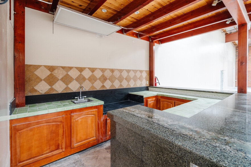 More Photos Of 8647 San Fernando Rd, Sun Valley Warehouse For Lease