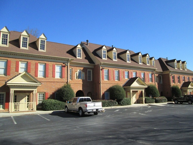 More Photos Of 3867 Holcomb Bridge Rd, Peachtree Corners Office For Lease