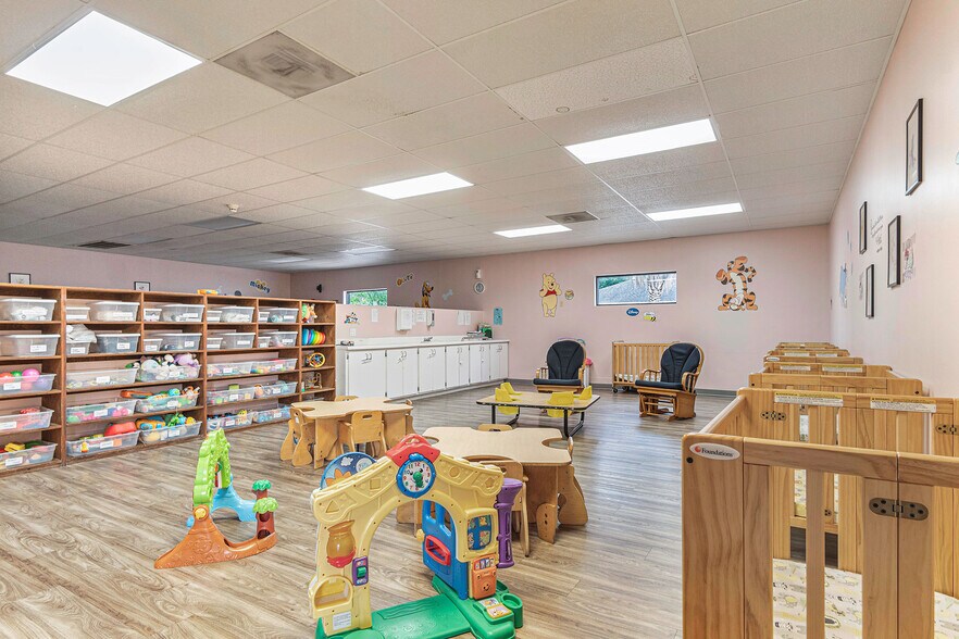 More Photos Of 18490 Kuykendahl Rd, Spring Freestanding For Sale