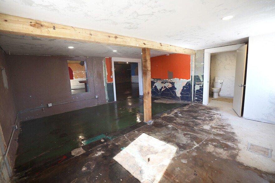 More Photos Of 9321 N Classen Blvd, Oklahoma City Storefront Retail Office For Sale