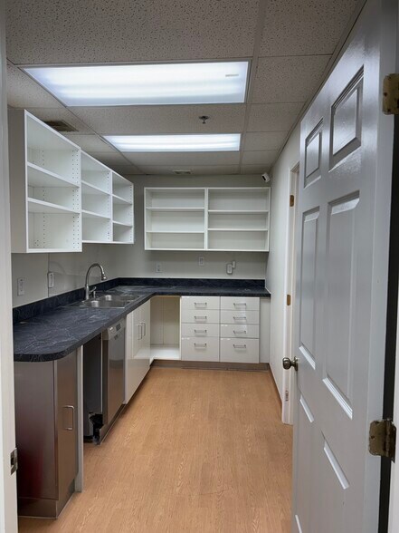 More Photos Of 5090-5096 Dorsey Hall Dr, Ellicott City Medical For Sale