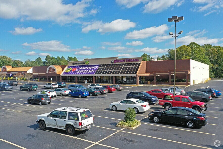 More Photos Of 1116 Eastchester Dr, High Point Unknown For Lease