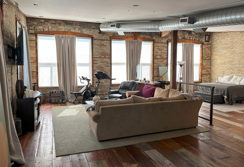 More Photos Of , Fort Atkinson General Retail For Sale