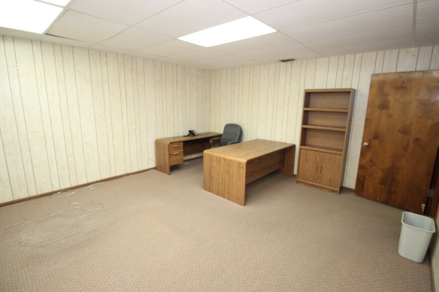 More Photos Of 1930-1934 Tyler St, Hollywood Office For Lease