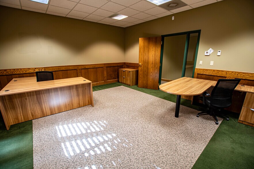More Photos Of 17231 Bel-Ray Pl, Belton Office For Lease
