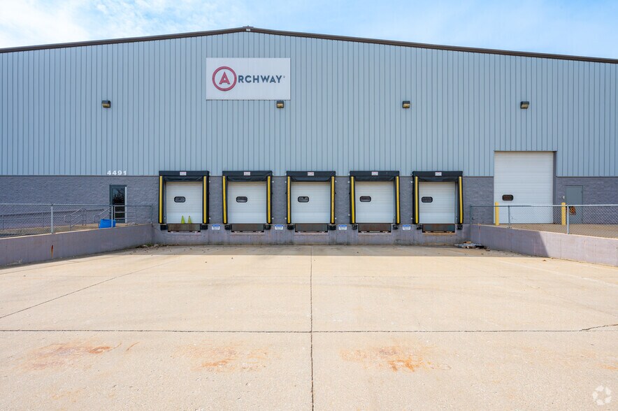 More Photos Of 4491 Mayflower Rd, South Bend Warehouse For Lease