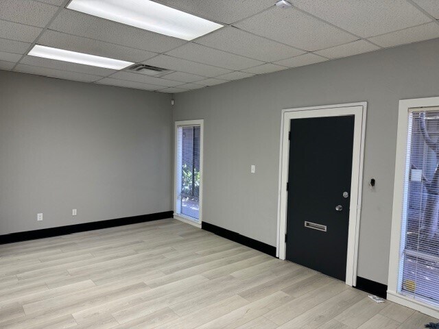 More Photos Of 1035 W Robinhood Dr, Stockton Office For Lease