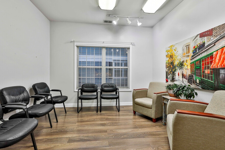 More Photos Of 500 W Lanier Ave, Fayetteville Office For Sale