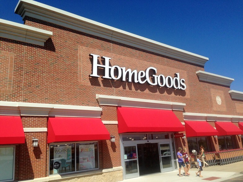 More Photos Of 3165 Alpine Ave, Grand Rapids Storefront For Lease