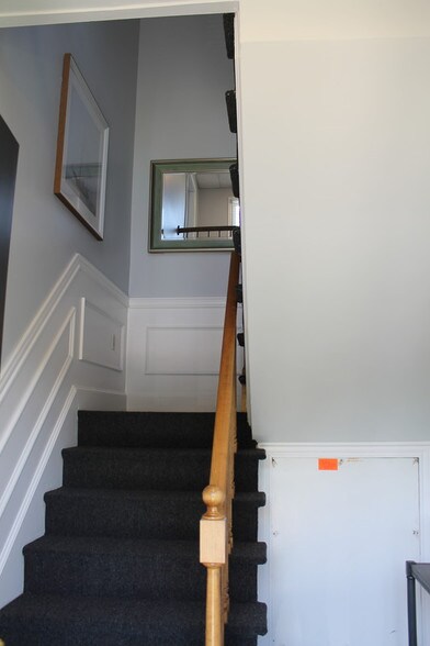 More Photos Of 285 Littleton Rd, Westford Office Residential For Lease