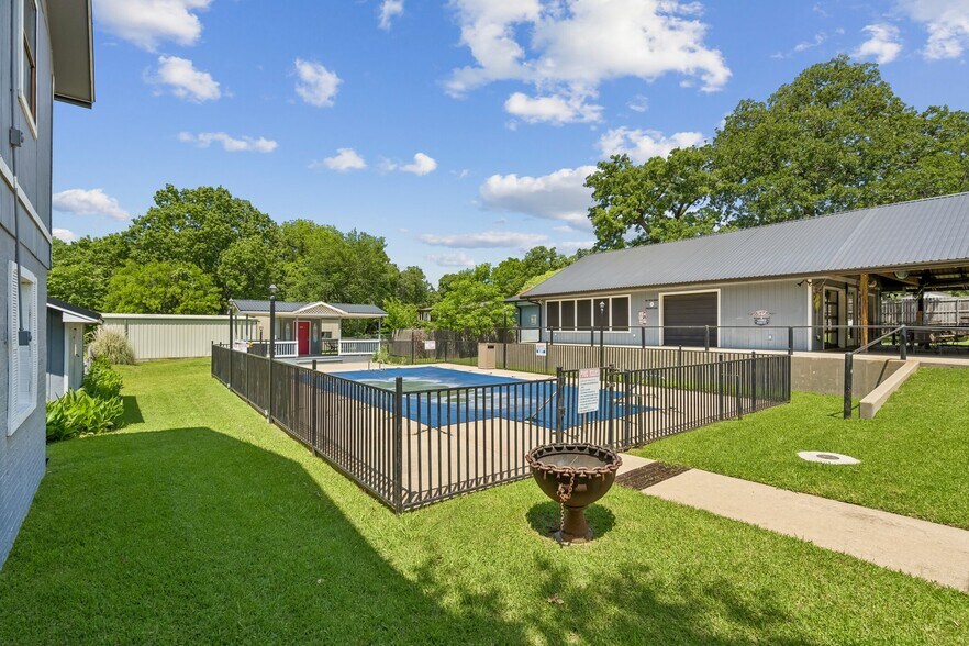 More Photos Of 8848 Soldier Creek Rd, Kingston Hotel For Sale