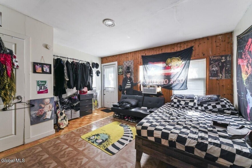 More Photos Of , Albany Unknown For Sale