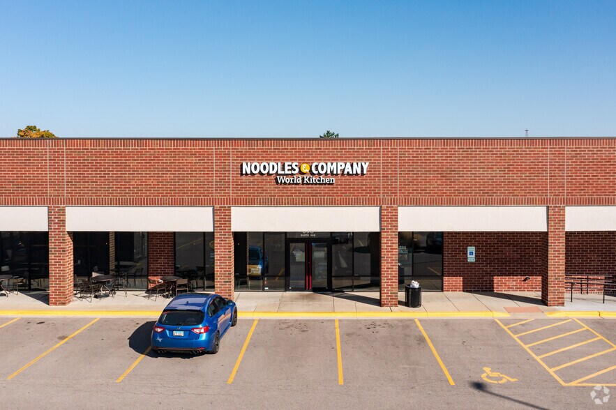 More Photos Of 398-402 W Army Trail Rd, Bloomingdale General Retail For Lease