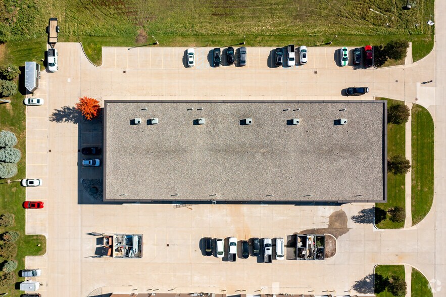 More Photos Of 16145-16185 Leone Dr, Macomb Township Warehouse For Lease