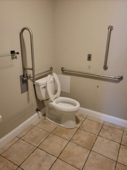 More Photos Of 1400 Main St, Watertown Freestanding For Lease